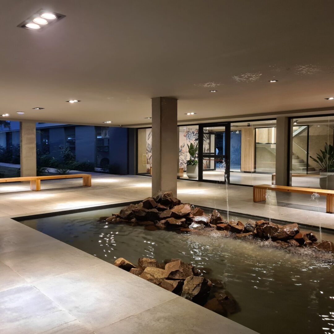 HOWARD JHONSON (7) HOWARD JHONSON (7)